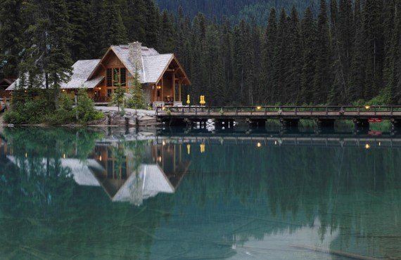 Emerald Lake Lodge, Yoho National Park (Destination-BC, Albert Normandin)