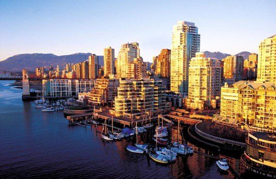 THE BEST PLACES TO GO IN VANCOUVER CANADA DURING WINTER // Nat and Max 