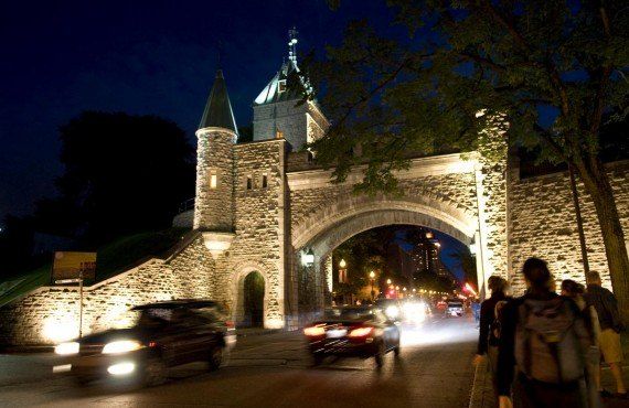 St-Louis Gate, Old Quebec (Tourisme Quebec, Benoit Cecile)