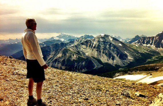 Hiking at the summit of Whistler Mountain (Authentik Canada, Simon Lemay)
