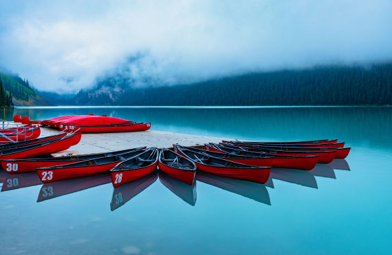 Canoés sur le lac Louise