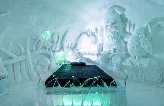 Suite thématique; les sculptures de glace