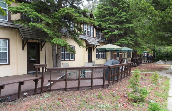 Crandell Mountain Lodge