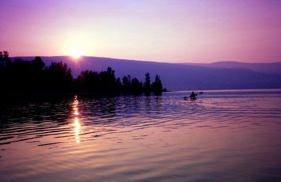 Kayaking on Okanagan Lake, © BC Parks Photo (BC-Parks)