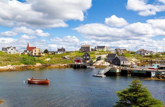 Peggy's Cove Village, Nova Scotia (DollarPhotoClub, MkinLondon)