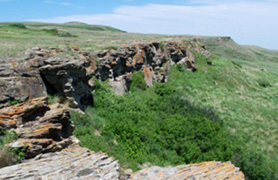 Head-Smashed-In Buffalo Jump (Government of Alberta)