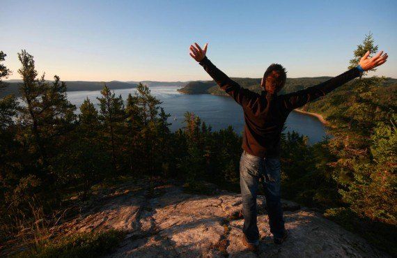 Hike to the top, Petit-Saguenay (Tourisme SagLac, Charles-David Robitaille)