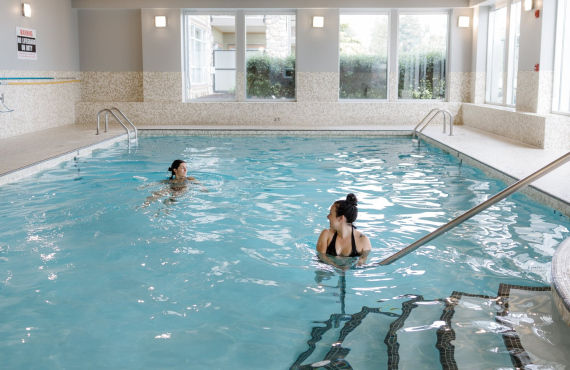 Indoor pool (@BELLSTAR Hotels & Resorts)