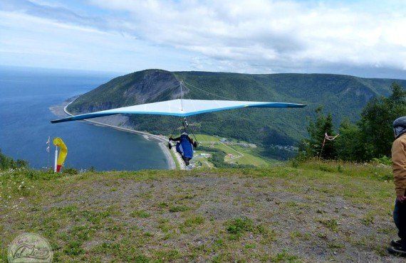 Hang-gliding on take-off, Mont-St-Pierre (Corporation du Tourisme de Mont-St-Pierre)