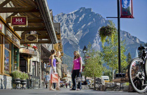 Town of Banff (Banff Lake Louise Tourism)