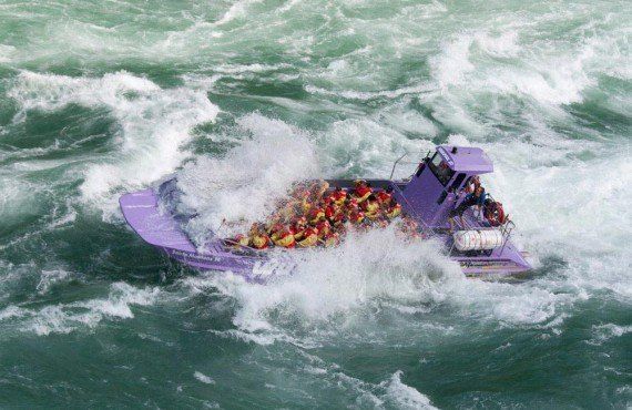 Jet speedboat on Niagara River (Niagara Falls Tourism, Whirlpool JetBoats )