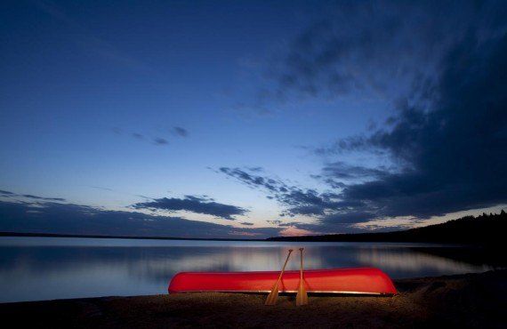 Canot sur le lac Monroe dans le Parc Mont-Tremblant (iStockPhoto, mysticenergy)
