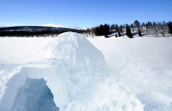 Un igloo de type Quinzhee Igloo quinzy