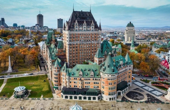 @ Fairmont Le Château Frontenac Vue aérienne de l'hôtel de luxe du Château Frontenac à Québec