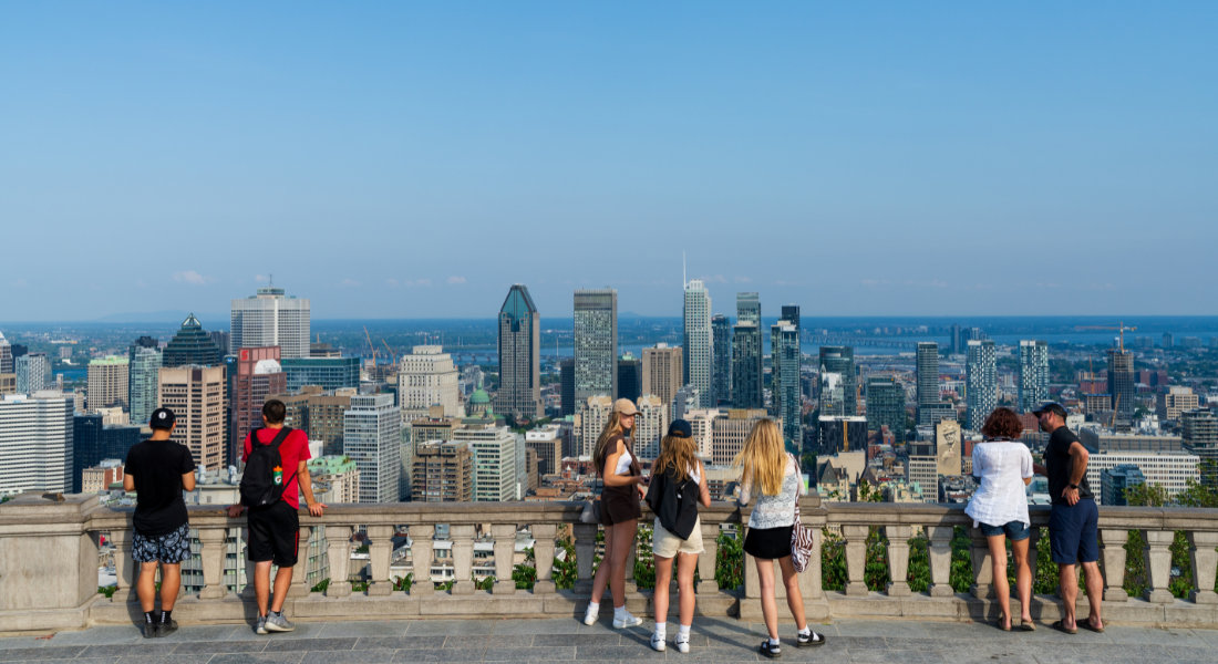 Belvédère du Mont-Royal Personnes sur le belvédère du Mont-Royal