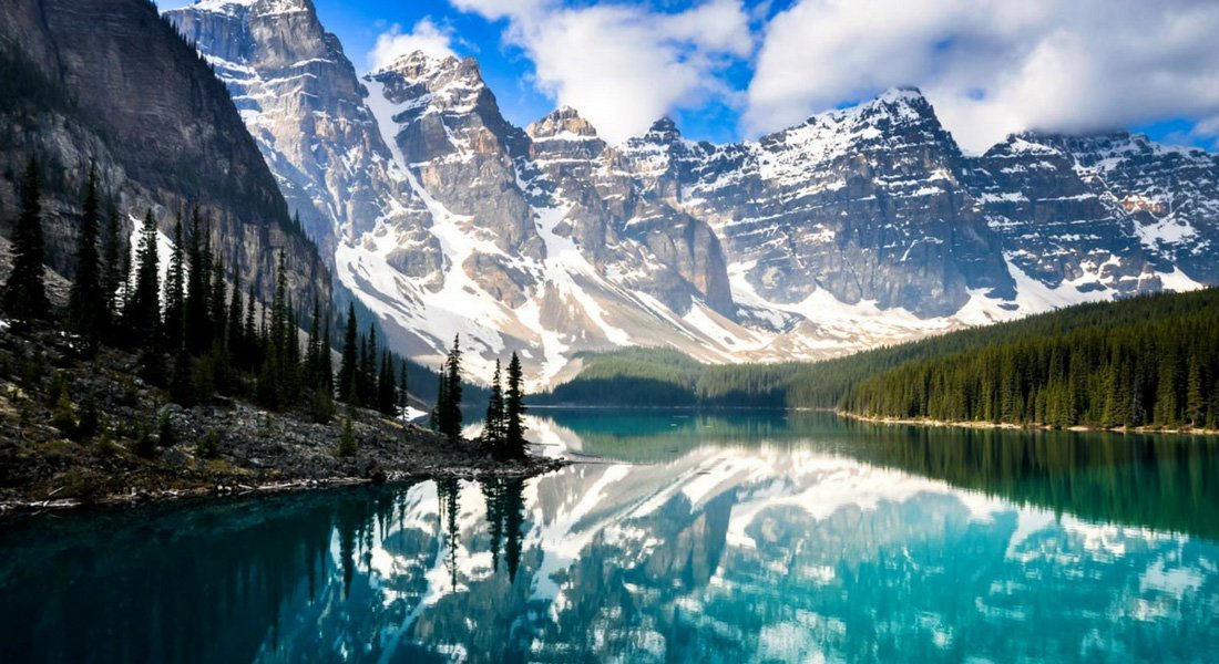 Moraine lake canada