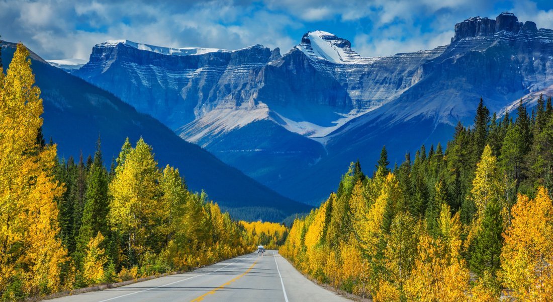 Road trip on the Icefields Parkway