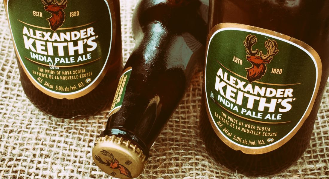 Trois bouteilles de bière de la brasserie Alexander Keith’s