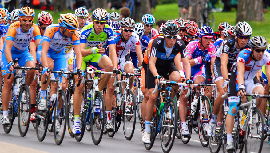 The Grand Prix Cycliste A group of cyclists taking part in the Montreal Grand Prix