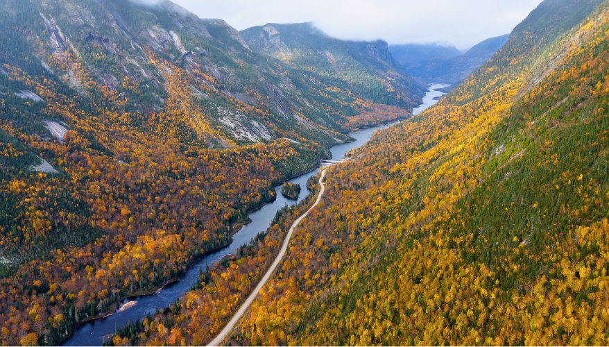 Charlevoix prend de la hauteur Parc national des Hautes-Gorges-de-la-Rivière-Malbaie aux couleurs d'automne