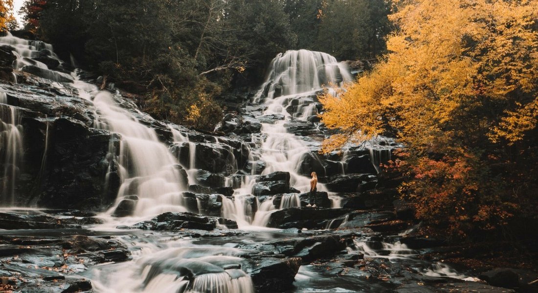 best way to see Indian summer Canada Waber Falls excursion