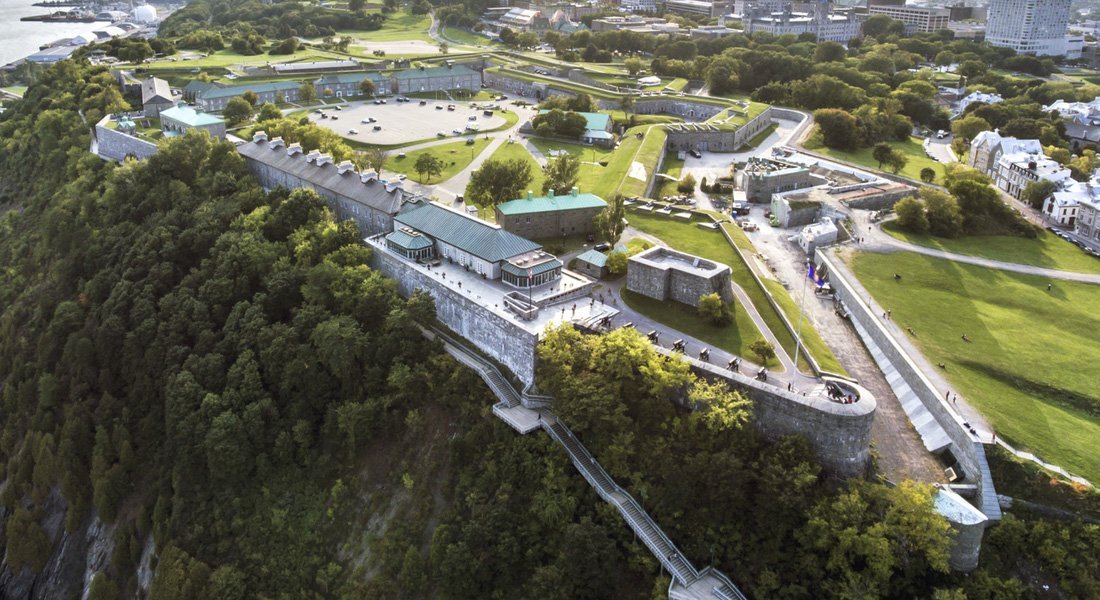 Vue aérienne sur la Citadelle et la Promenade des Gouverneurs