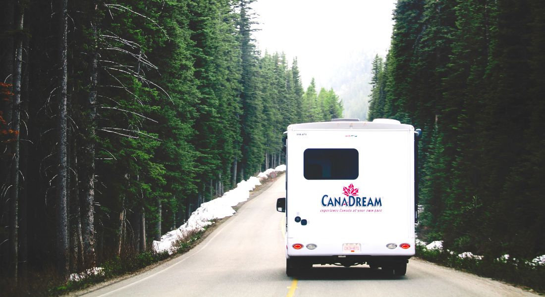 Mistakes to avoid in April Motorhome on a Canadian road
