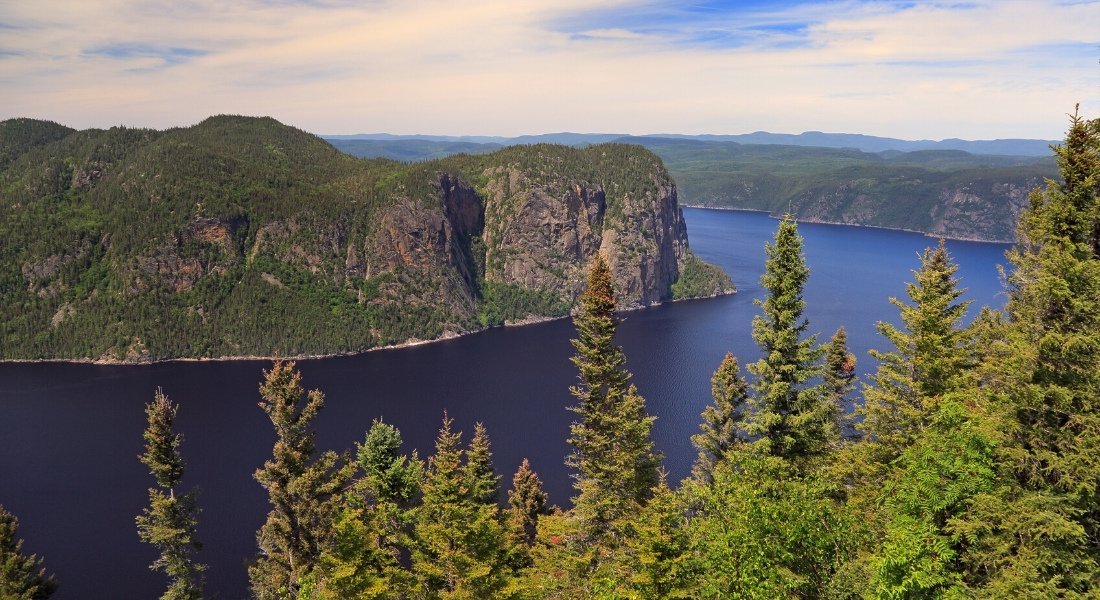 Panorama sur le fjord du Saguenay depuis le point de vue des Géants
