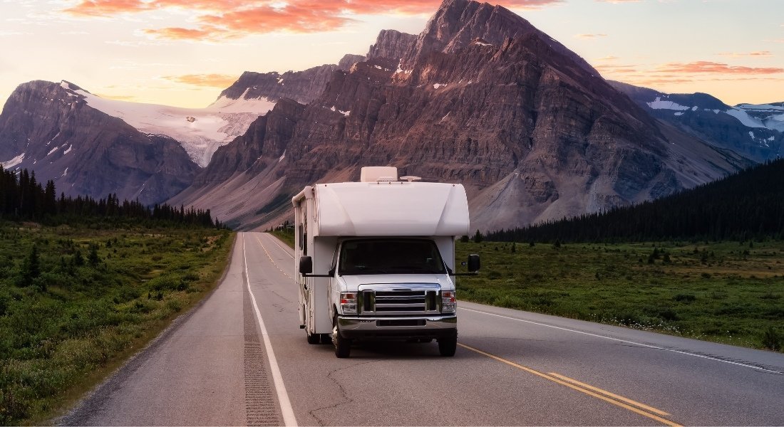 Adobe-392924145 @Edb3_16 Canada wilderness motorhome trip