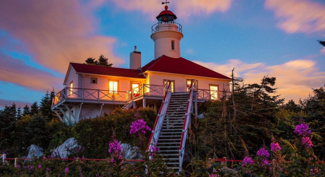Pot à l’Eau-de-Vie lighthouse at nightfall