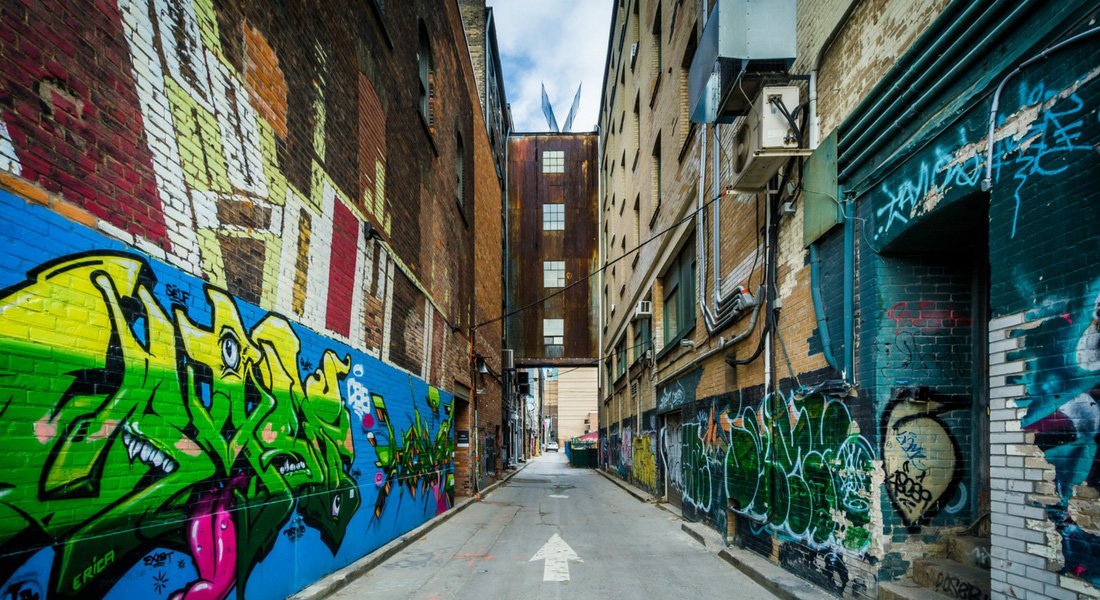 graffiti alley street toronto