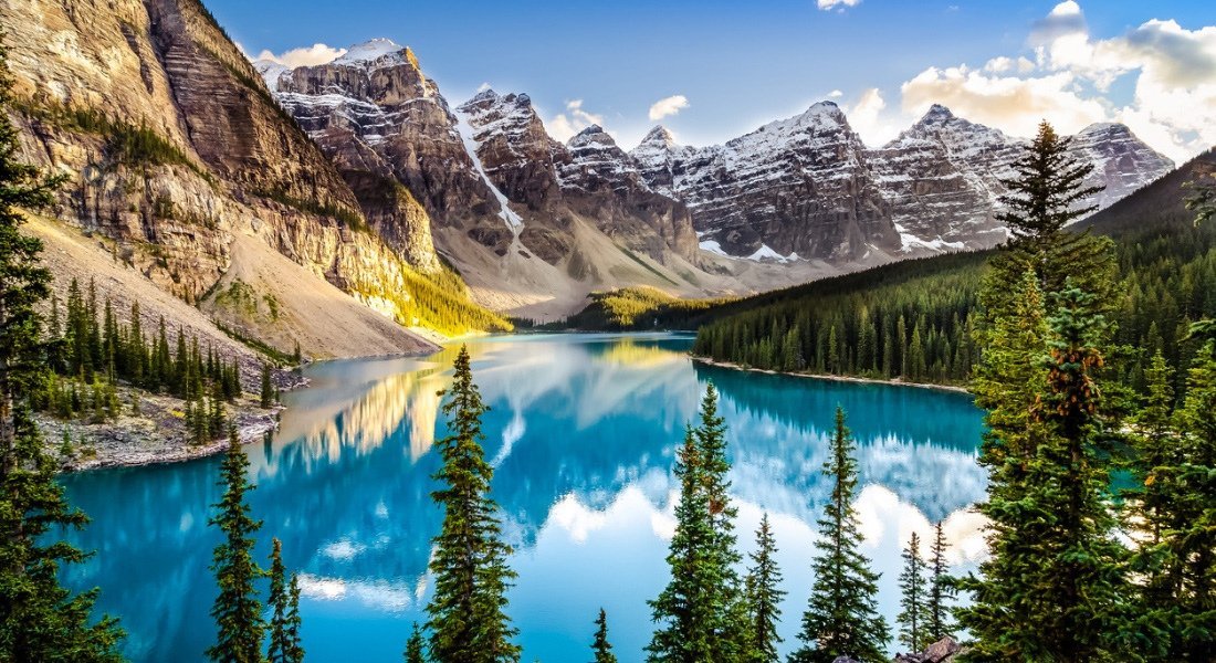 Lac moraine dans l'Ouest canadien