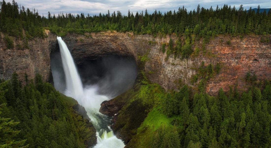Helmcken Falls in Wells Gray Provincial Park What to see in Wells Gray Provincial Park?