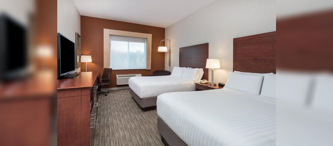 Holiday Inn Express, Gananoque, ON