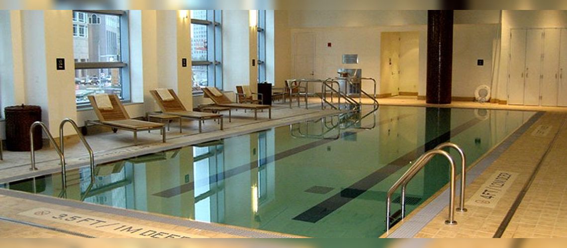 Piscine intérieure