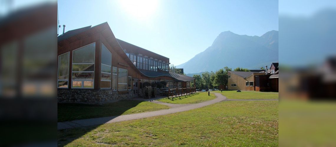 Waterton Lakes Lodge Resort
