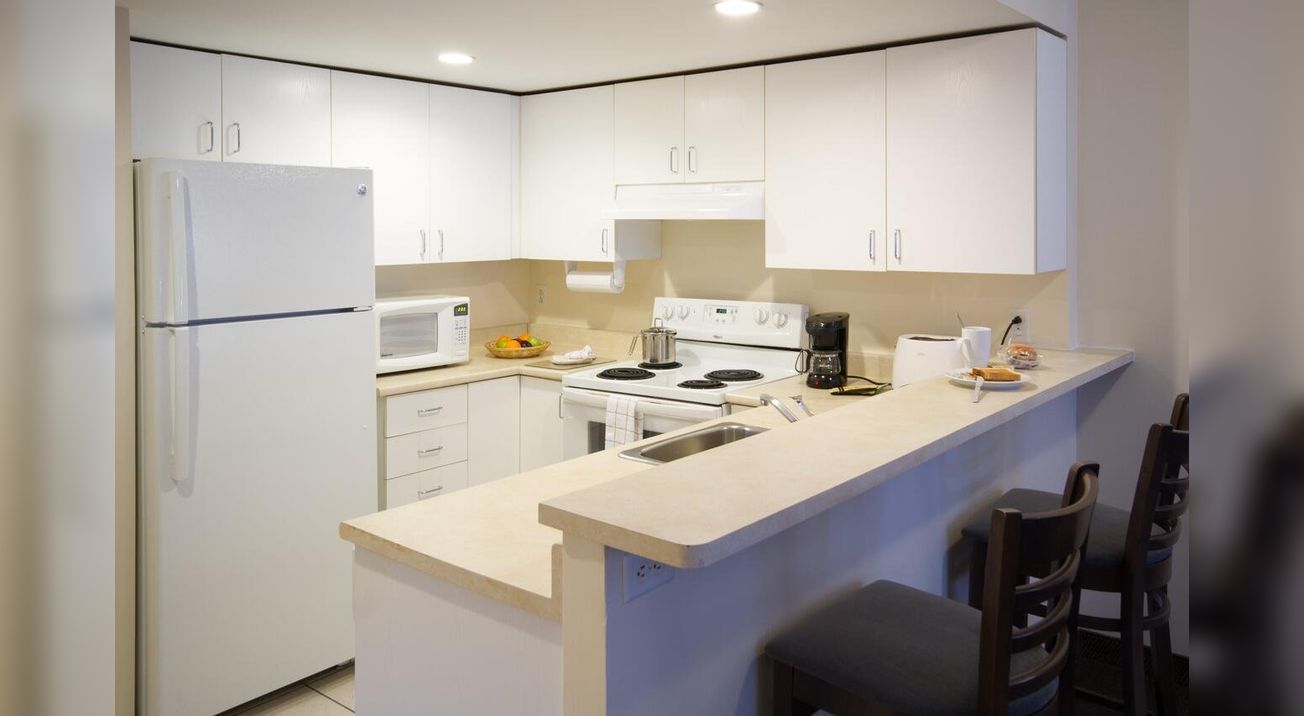 Full kitchen