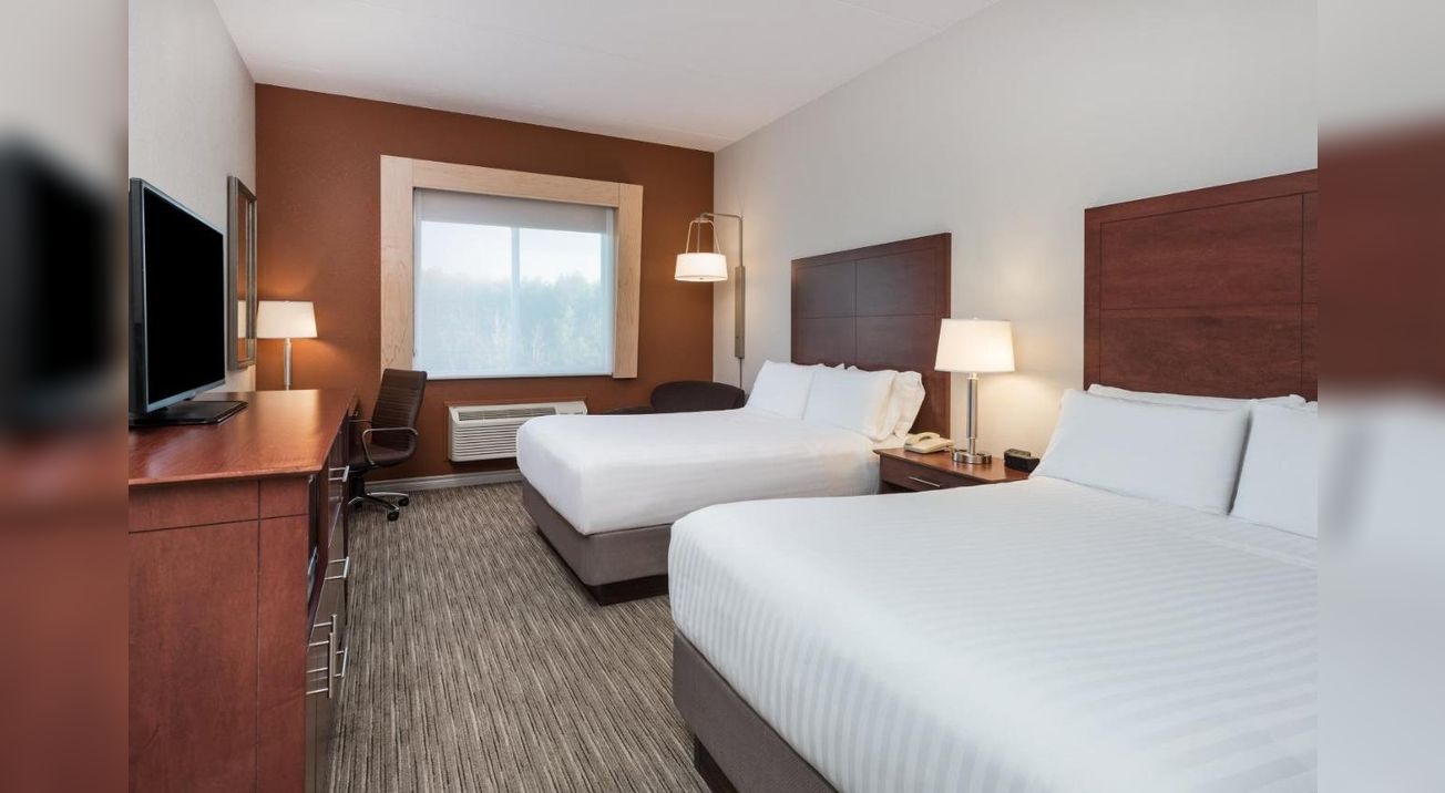 Holiday Inn Express, Gananoque, ON