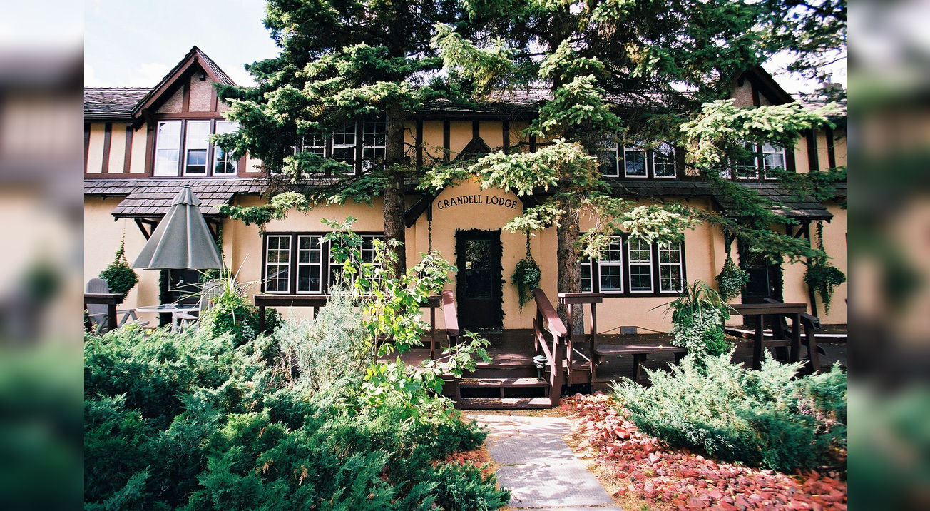 Crandell Mountain Lodge