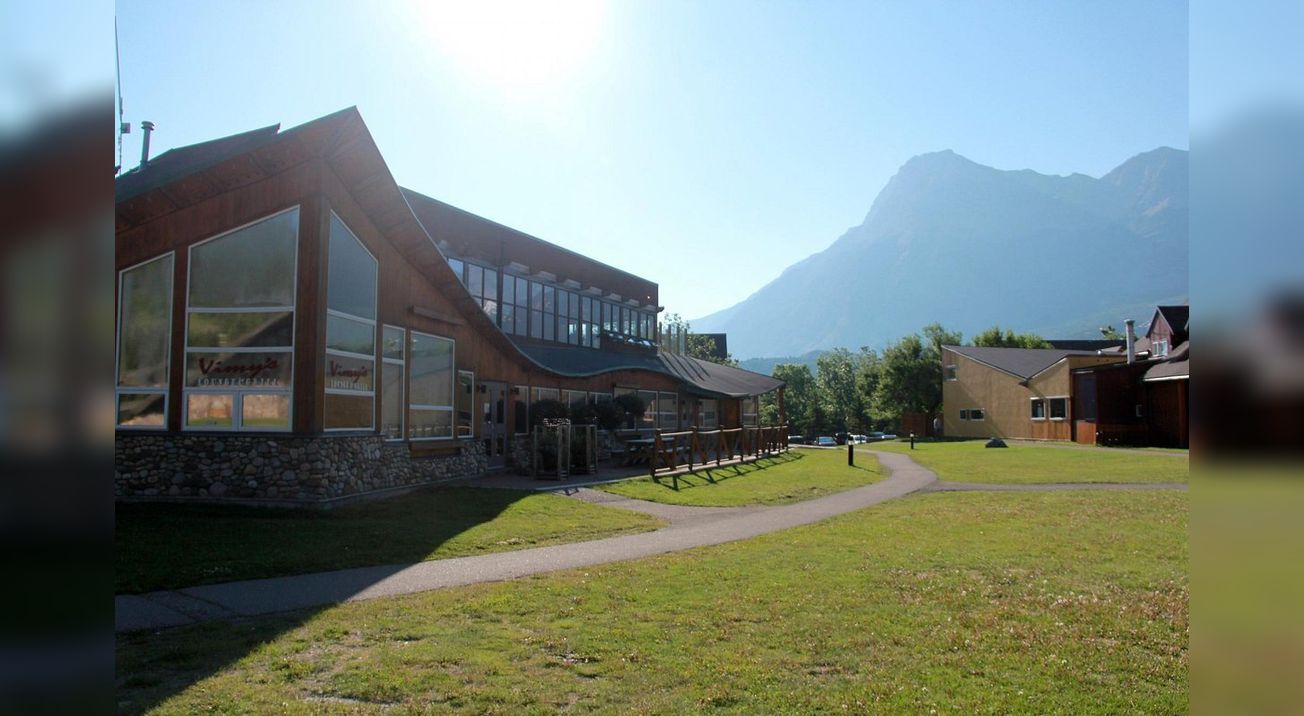 Waterton Lakes Lodge Resort