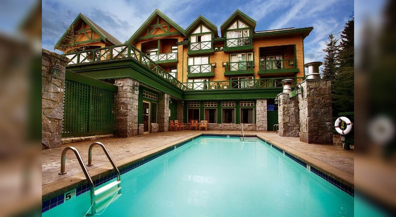 Outdoor swimming pool