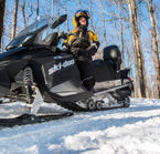 Motoneige dans les Laurentides