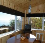 Salle à manger et vue sur le fleuve