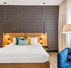 One Queen bedroom