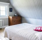 Chambre avec 1 lit queen