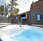Jacuzzis: deux extérieurs et un intérieur