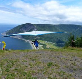 Hang-gliding on take-off, Mont-St-Pierre