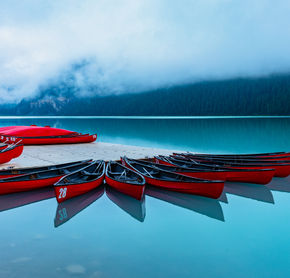 Canoés sur le lac Louise