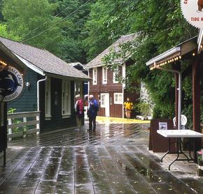 Telegraph cove village