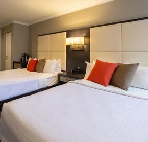 Room with 2 beds